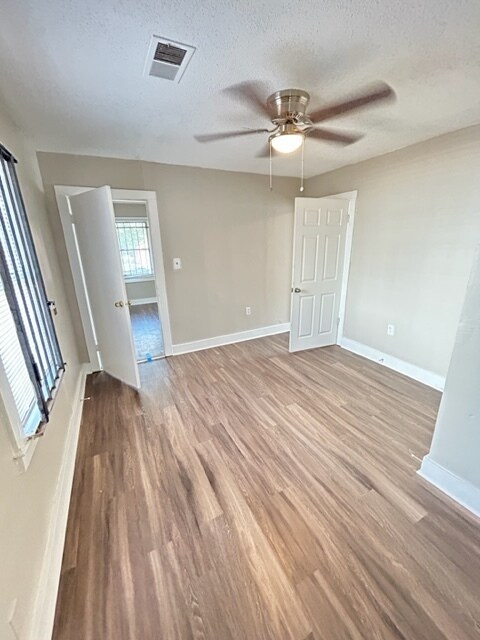 Building Photo - 253 Silverage Ave