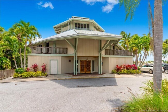 Building Photo - 4095 SE Centerboard Ln