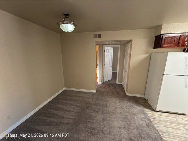 Building Photo - 4450 Sandy River Dr