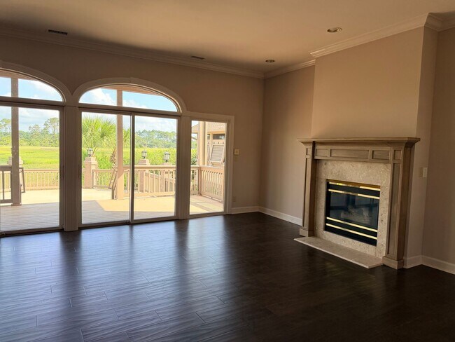 Building Photo - Spectacular Sea Pines Home - Marsh/Water Views!