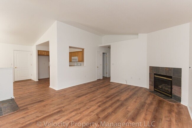 Building Photo - Charming Single Level Redmond Home!