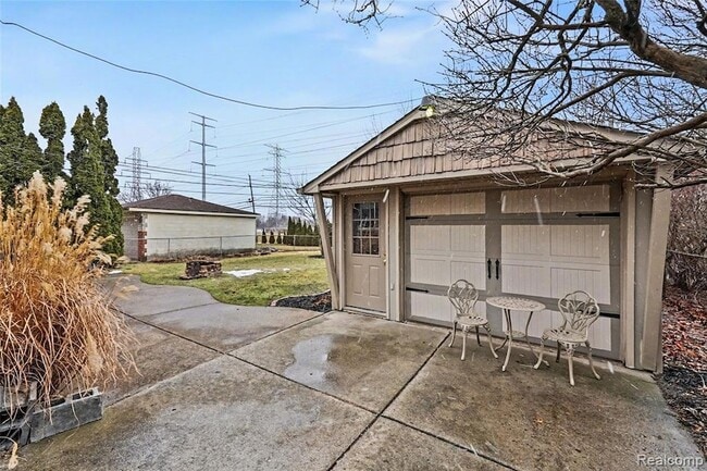 Building Photo - 30745 Iroquois Dr