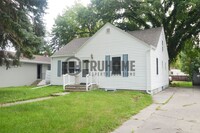 Building Photo - **Coming Soon** Large 6 bedroom house clos...