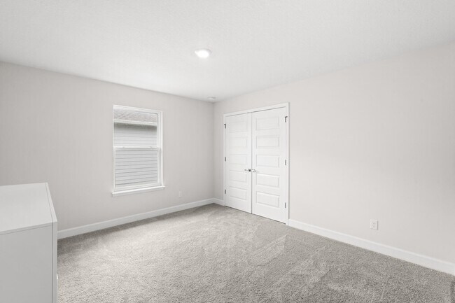 Building Photo - 692 NE Turtleback Trail