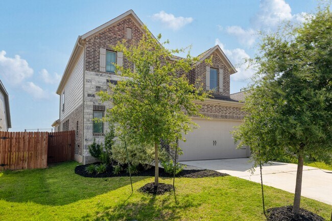 Building Photo - 125 Rangel Dr