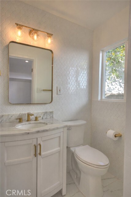 Building Photo - 1195 Rexford Ave