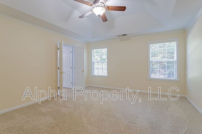 Building Photo - 27 Lake Valley Ct