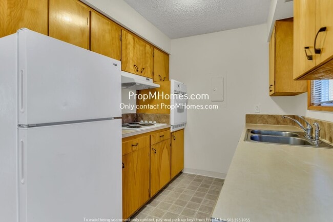 Building Photo - Charming Two Bedroom Unit in Mt Tabor!