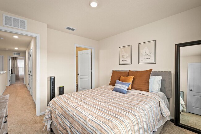 Building Photo - 2-Bedroom Townhome for Rent with Private En-Suite Baths & Screened Porch