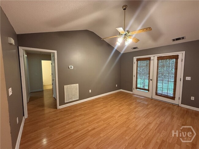 Building Photo - 211 Woodbury Ln