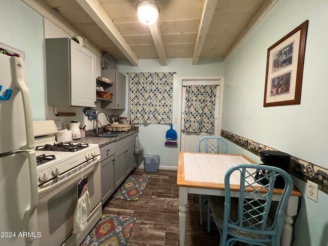 Building Photo - 9502 N 2nd Pl