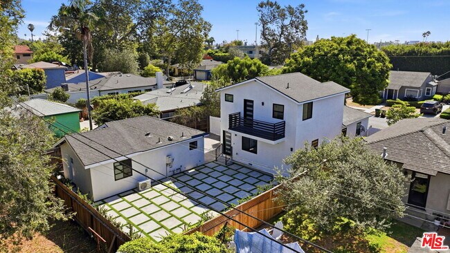 Building Photo - 3121 Oakhurst Ave