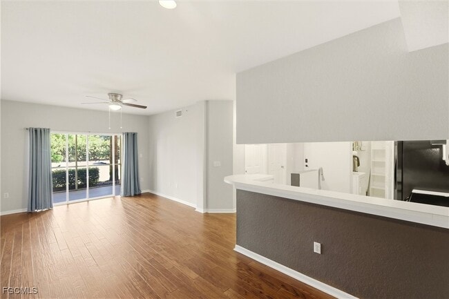 Building Photo - 6490 Aragon Way