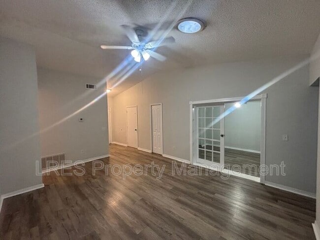 Building Photo - 163 Clear Lake Cir