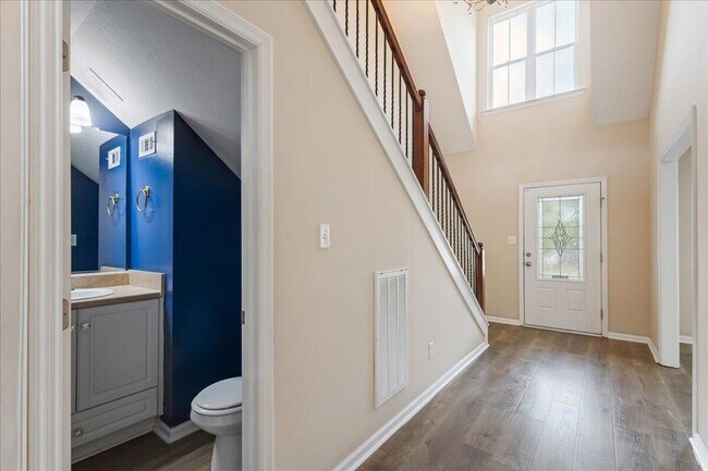 Building Photo - 2121 Grv Lndg Wy