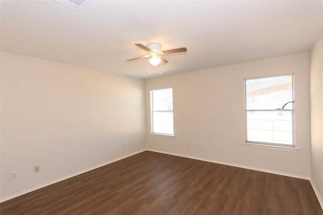 Building Photo - 2321 Friarcreek Loop