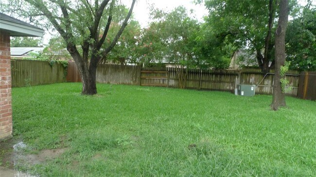 Building Photo - 11311 Verlaine Dr