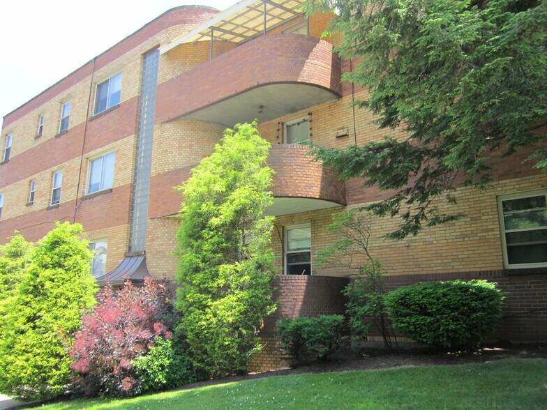 Building Photo - 5712 Phillips Ave