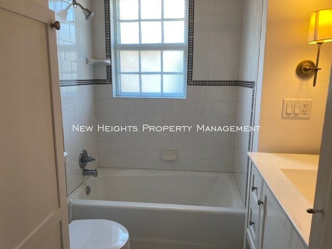 Building Photo - 301 Broad St