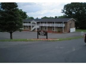Building Photo - Kades Cove