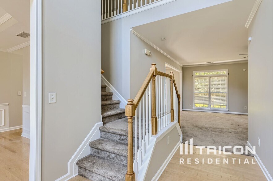 Building Photo - 206 Brightwater Dr