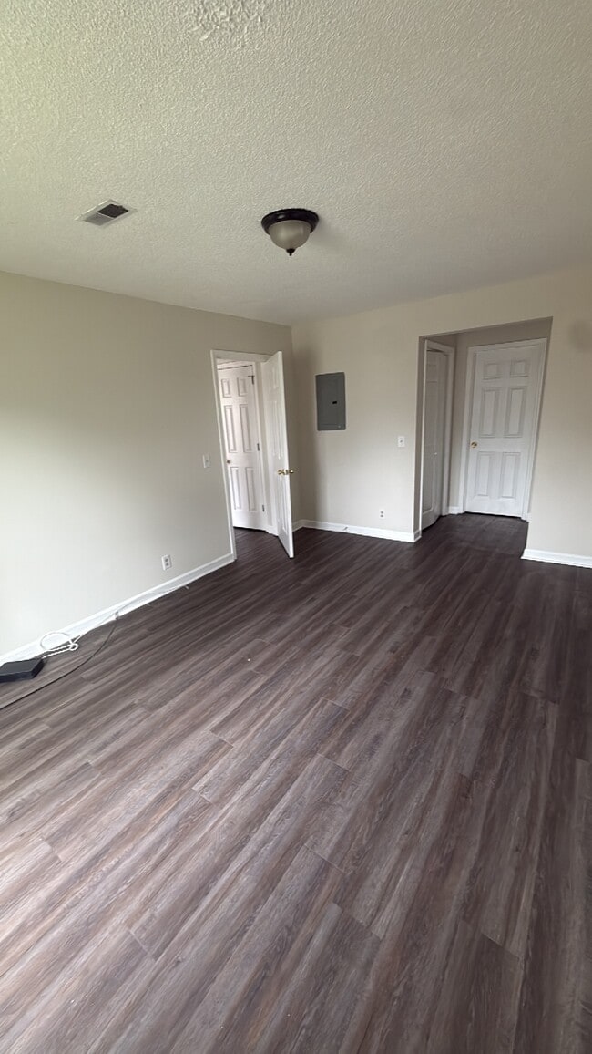 Building Photo - 3006 Woodymore Pl