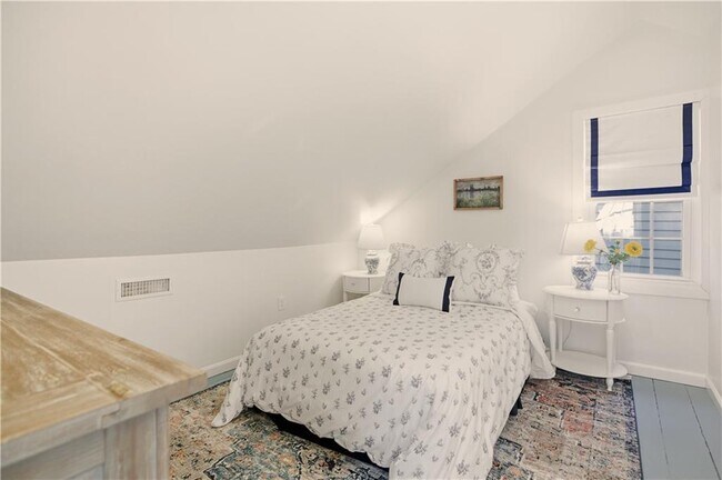 Building Photo - 38 Pope St