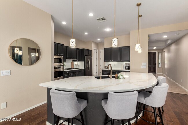 Building Photo - 12725 W Dale Ln