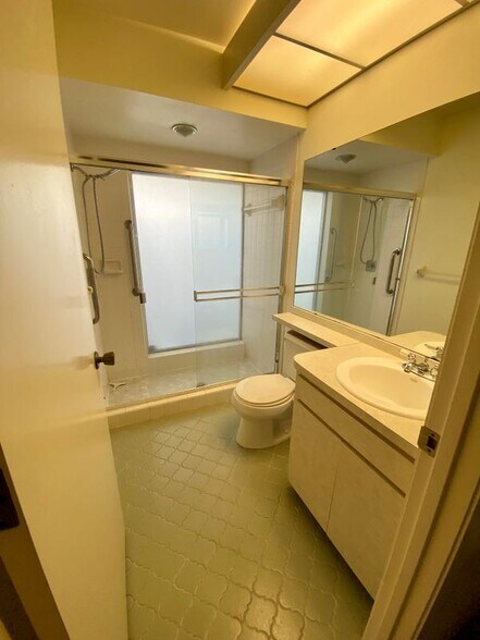 Building Photo - 1429 Dogwood Dr