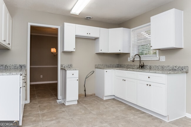 Building Photo - 8285 Bridgewater Pl