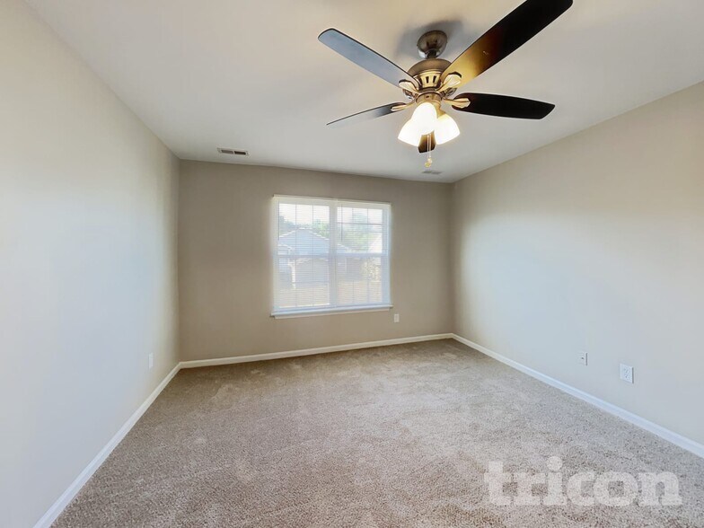 Building Photo - 1316 Crandon Dr