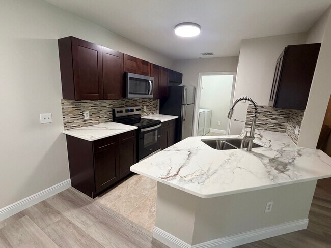 Building Photo - 6578 Swissco Dr