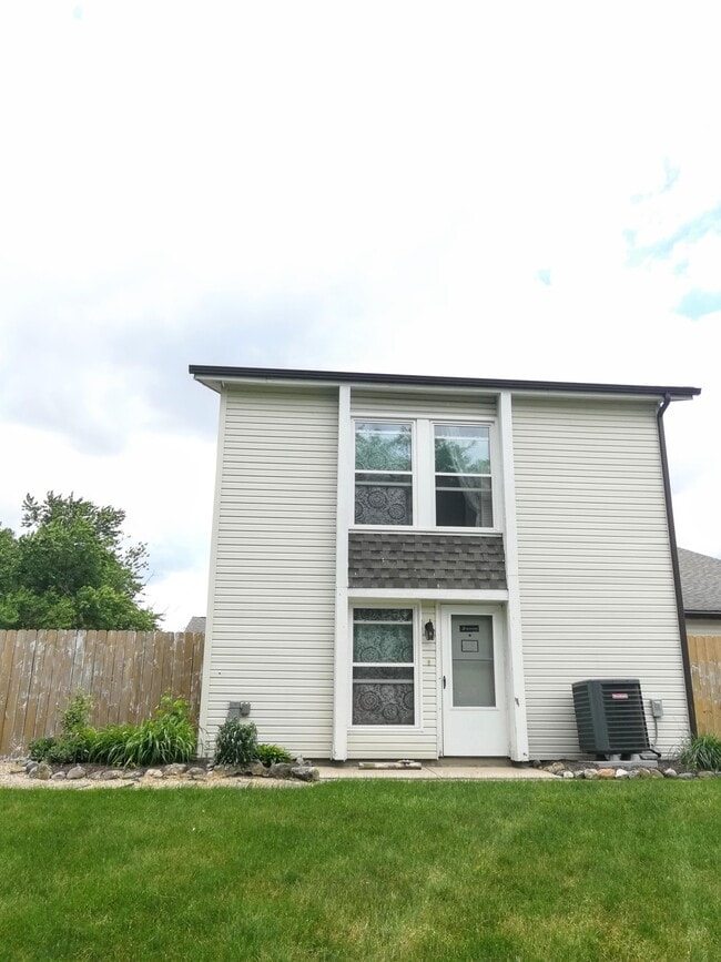 Building Photo - 1200 Robbins Run Ct