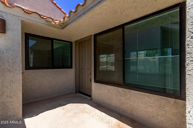 Building Photo - 10055 E Mountainview Lake Dr