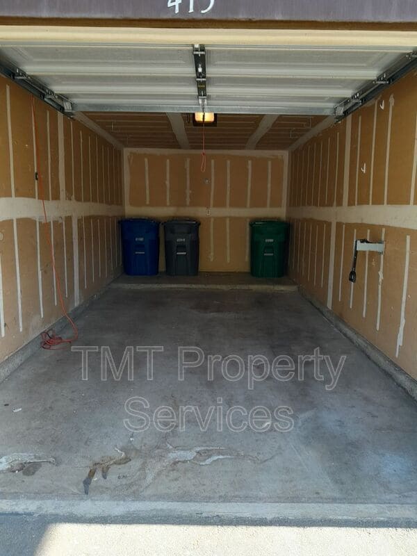 Building Photo - 413 E Rice Ranch Rd