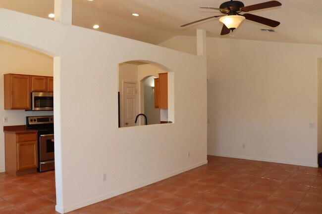 Building Photo - East Side 3 Bed 2 Bath Energy Efficient Pulte Home