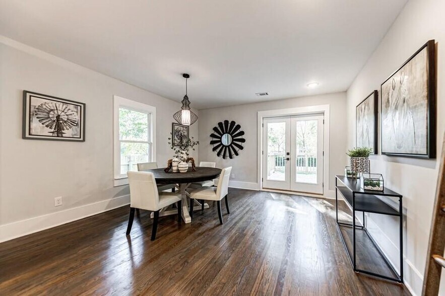 Building Photo - 728 Pearce St SW