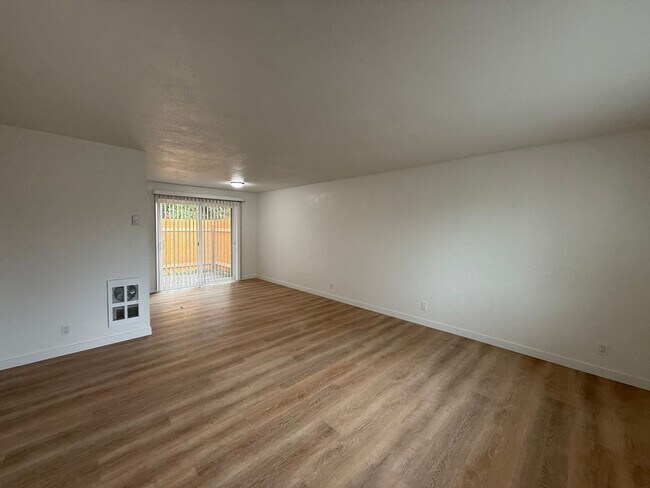 Building Photo - 4012so