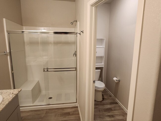 Building Photo - 3 bedroom/ 2 bath condo in gated community