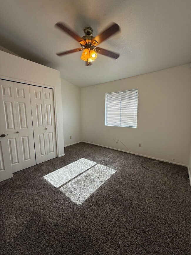 Building Photo - 3 Bed 2 Bath home in the highly desirable Northwest Tucson area. New paint and Carpet!