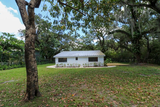 Building Photo - 2101 Riverland Rd