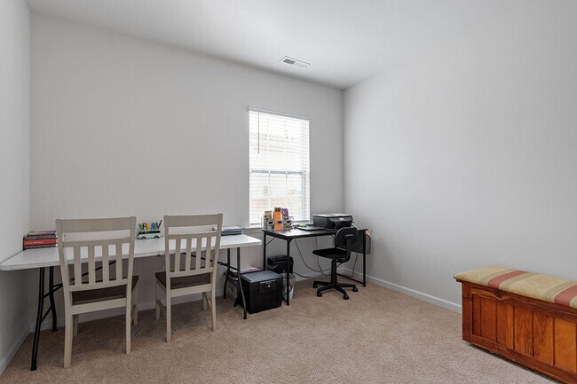 Building Photo - Spacious 5 BR for Rent in Wendall-Availabl...