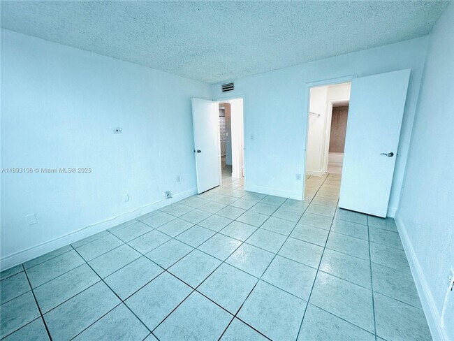 Building Photo - 1805 Sans Souci Blvd