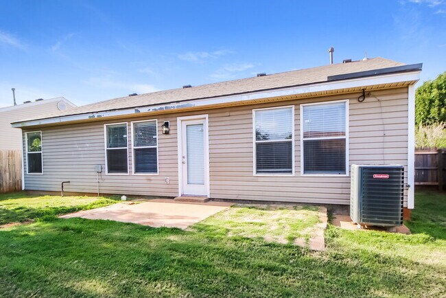 Building Photo - 10428 Bradford Way