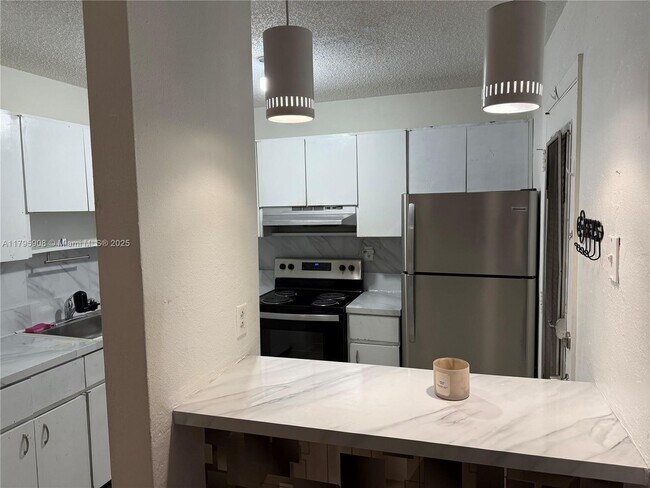 Building Photo - 7711 SW 56th St