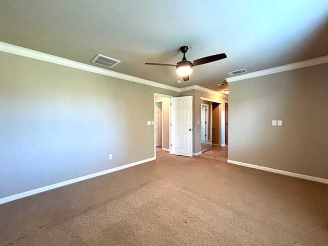 Building Photo - Beautiful 3 Bedroom 2.5 Bathroom in Gated ...