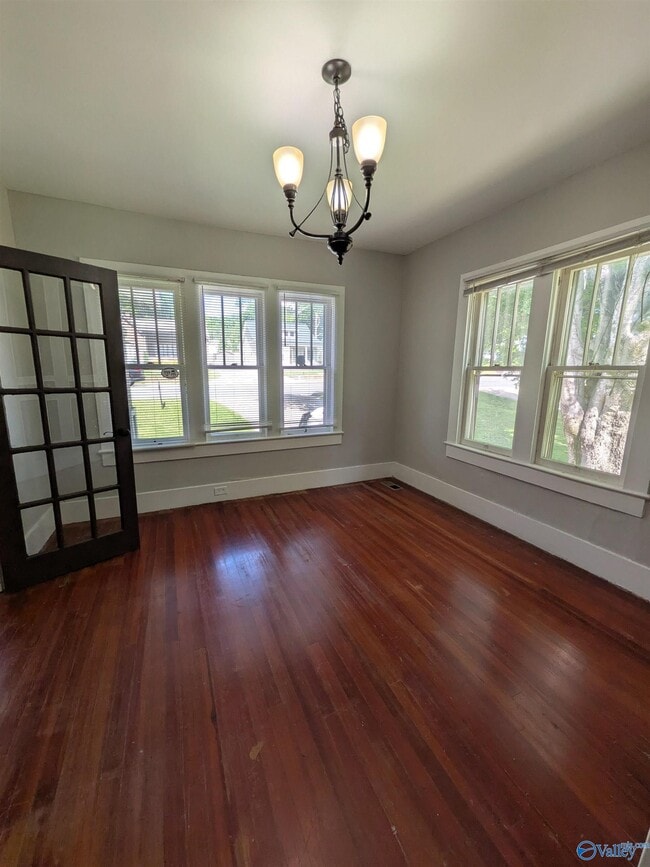 Building Photo - 2404 Whitesburg Dr
