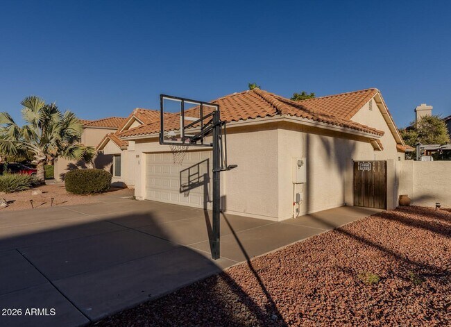 Building Photo - 3125 E Cottonwood Ln