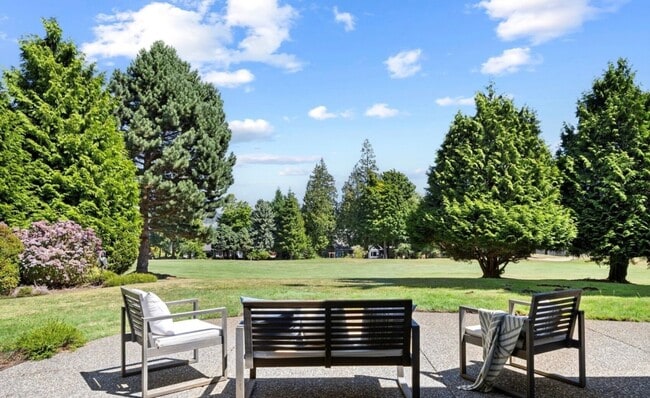 Building Photo - Beautiful Home in Semiahmoo!
