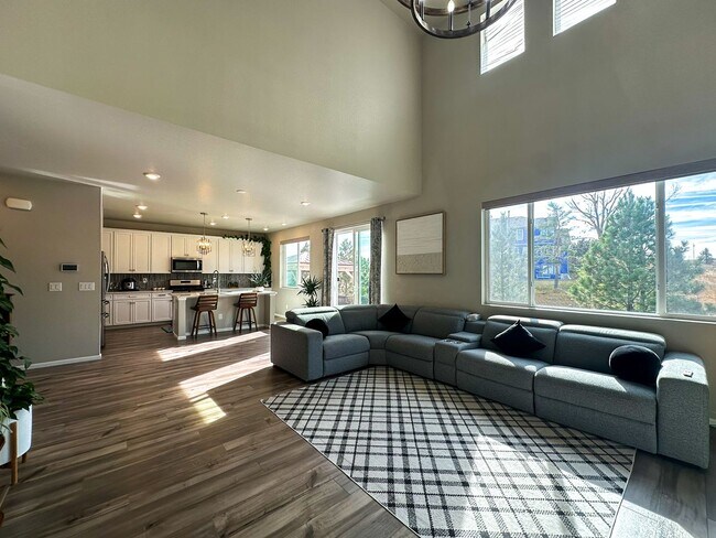 Building Photo - Almost Brand New Meadowlark 4bd 3.5ba home